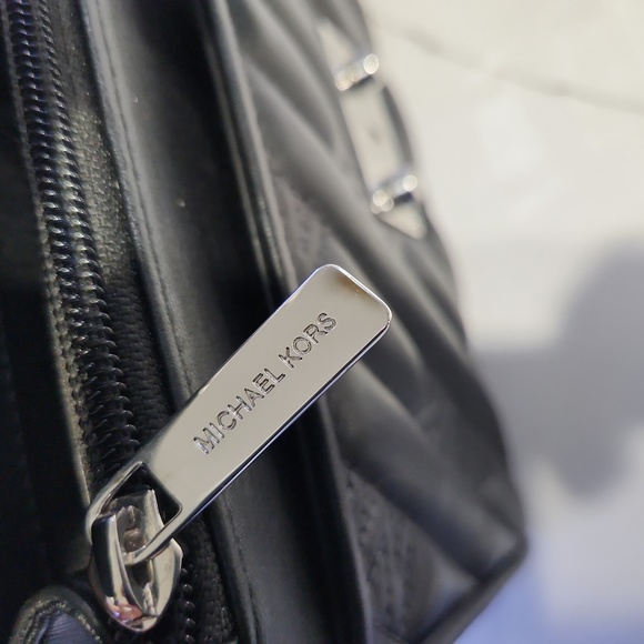 💥💥💥Michael Kors Rose Medium Flap Shoulder Bag Vegan Authenicated - Picture 7 of 10